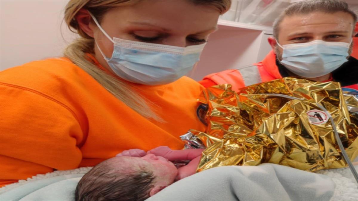 Κρήτη: «βιαστικό» μωράκι γεννήθηκε στον δρόμο προς το νοσοκομείο!